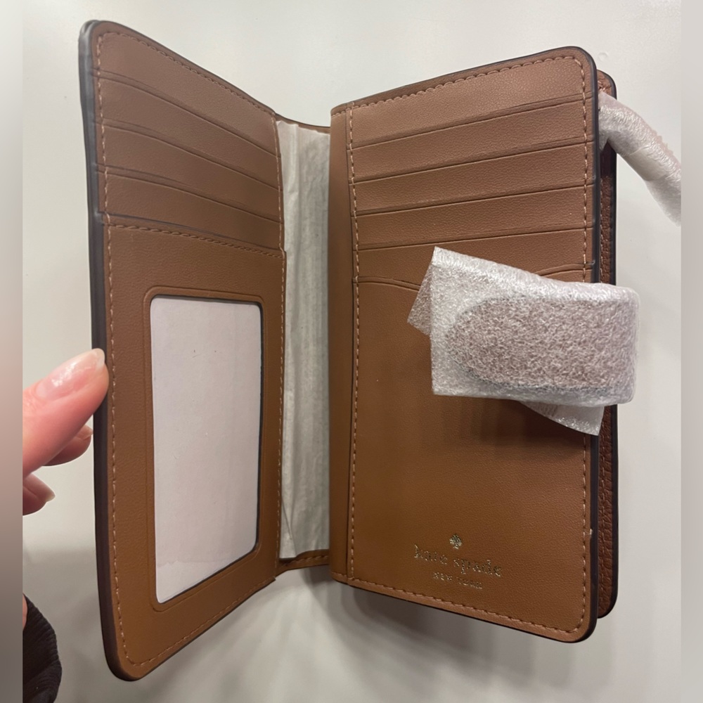 Kate Spade wallet - Picture 2 of 3